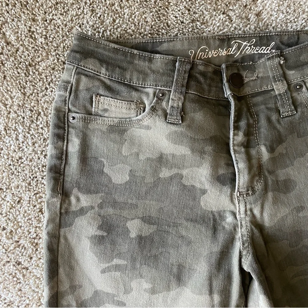 Universal Thread Camo Print High Rise Skinny Crop Jeans